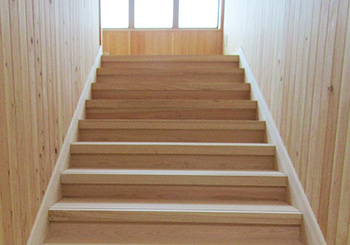 吉野ヒノキの箱型階段