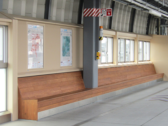 JR梅小路京都西駅・ベンチ